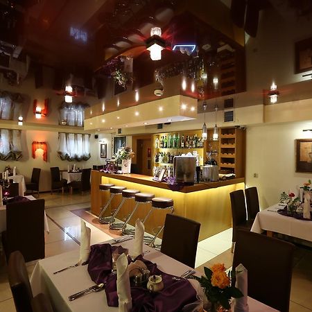Hotel Korona Ciechanow Bagian luar foto