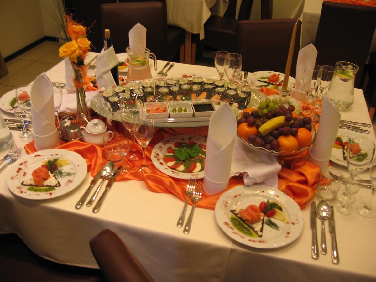Hotel Korona Ciechanow Bagian luar foto