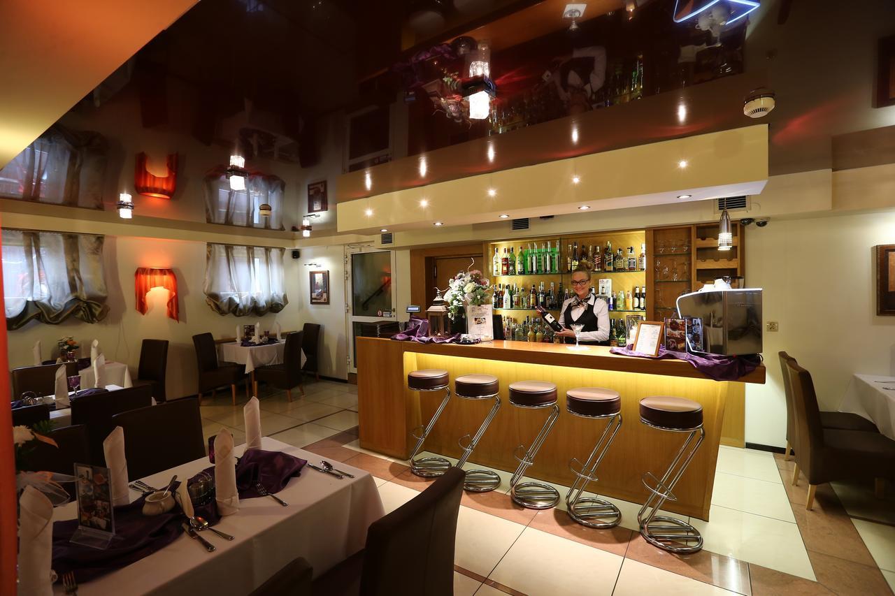 Hotel Korona Ciechanow Bagian luar foto