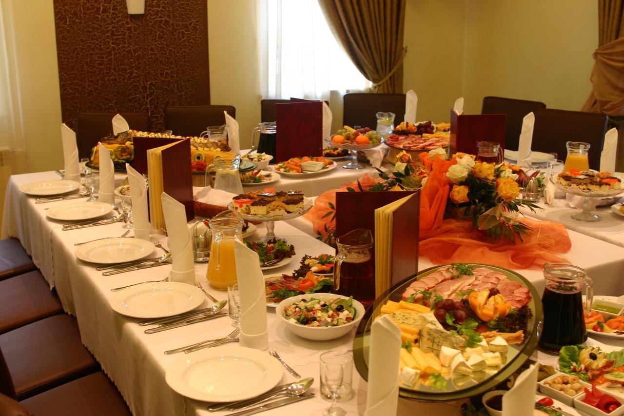 Hotel Korona Ciechanow Bagian luar foto
