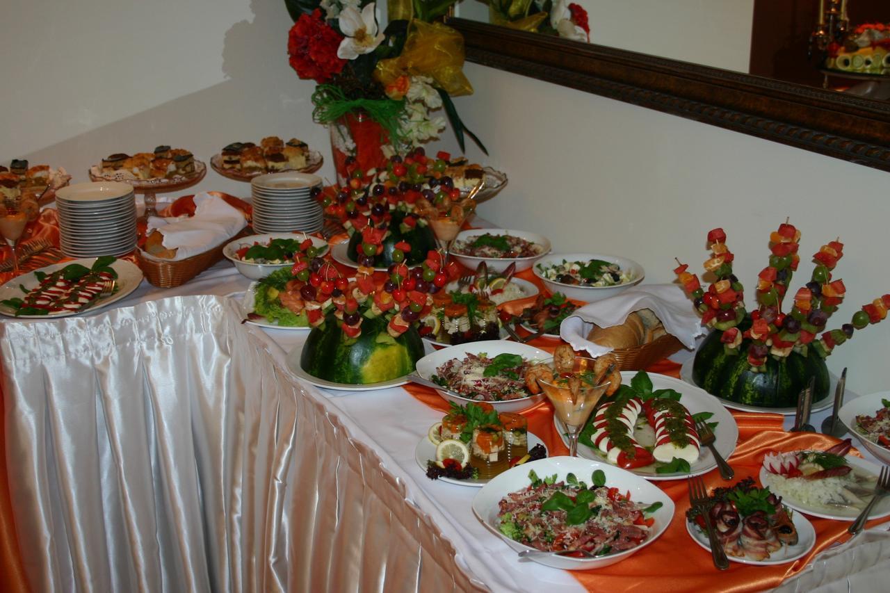 Hotel Korona Ciechanow Bagian luar foto