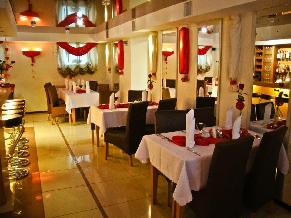 Hotel Korona Ciechanow Bagian luar foto