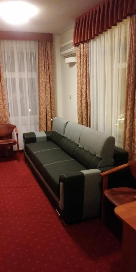 Hotel Korona Ciechanow Bagian luar foto